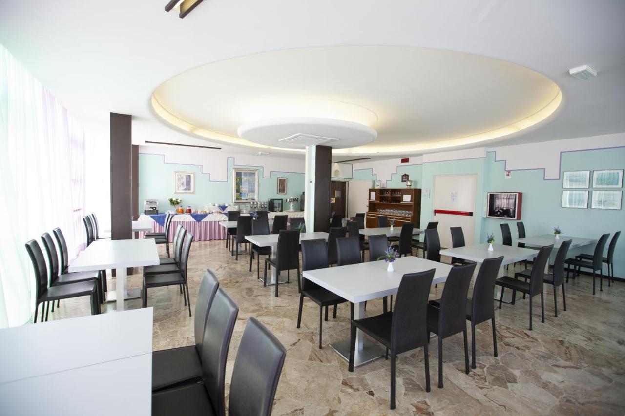 Hotel Mirage Μπελάρια-Ιτζέα Μαρίνα Εξωτερικό φωτογραφία