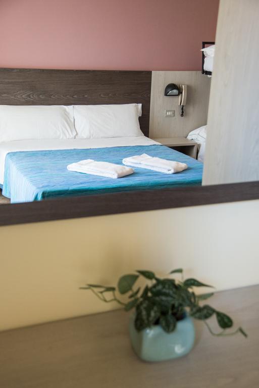 Hotel Mirage Μπελάρια-Ιτζέα Μαρίνα Εξωτερικό φωτογραφία