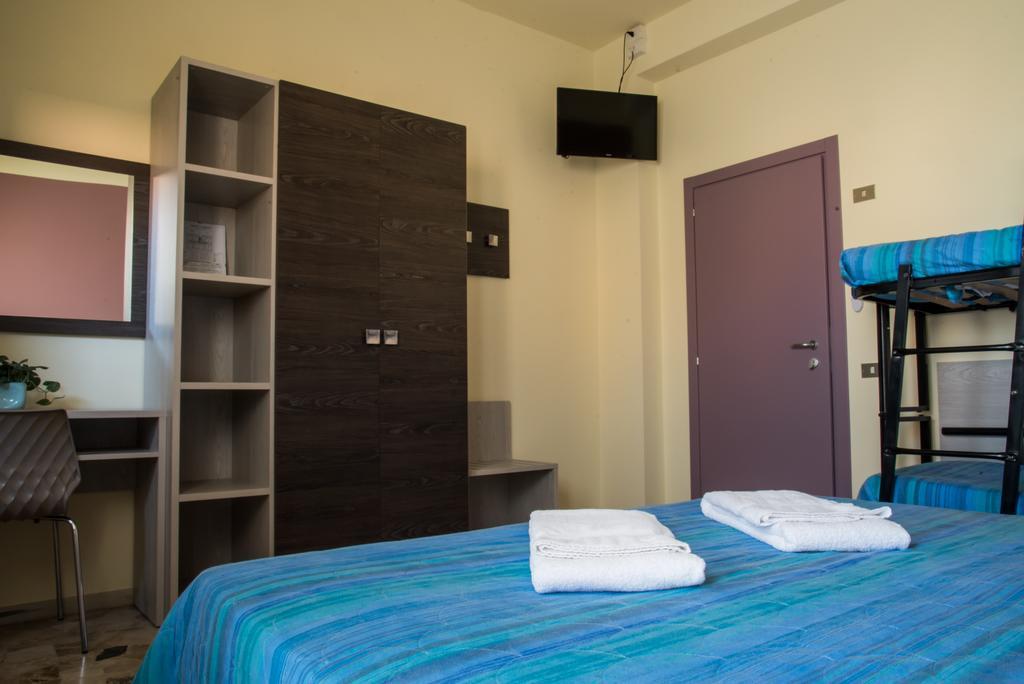 Hotel Mirage Μπελάρια-Ιτζέα Μαρίνα Εξωτερικό φωτογραφία
