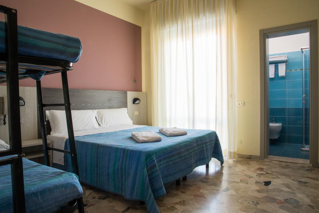 Hotel Mirage Μπελάρια-Ιτζέα Μαρίνα Εξωτερικό φωτογραφία