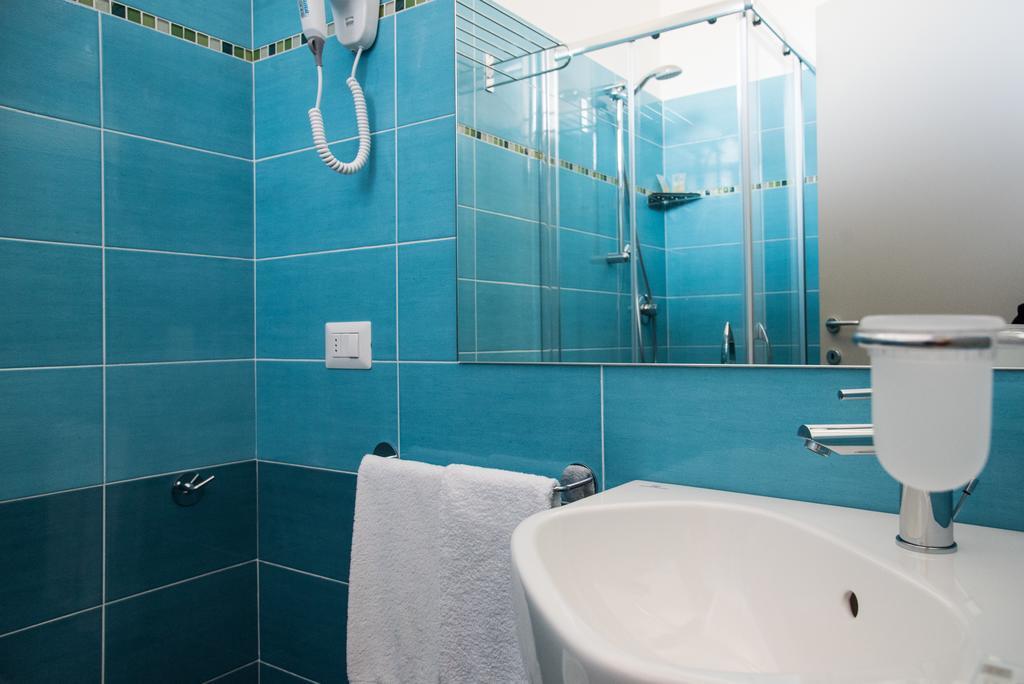 Hotel Mirage Μπελάρια-Ιτζέα Μαρίνα Εξωτερικό φωτογραφία