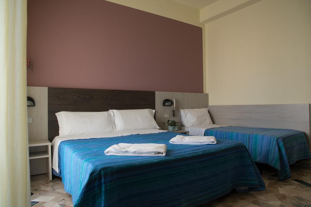 Hotel Mirage Μπελάρια-Ιτζέα Μαρίνα Εξωτερικό φωτογραφία