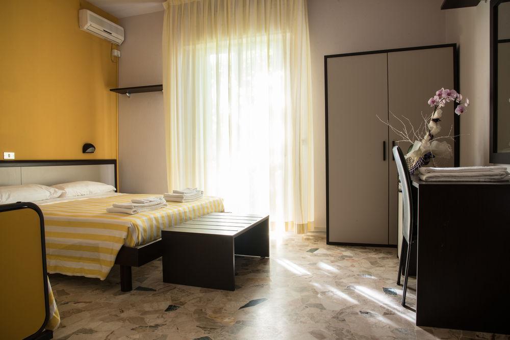 Hotel Mirage Μπελάρια-Ιτζέα Μαρίνα Εξωτερικό φωτογραφία