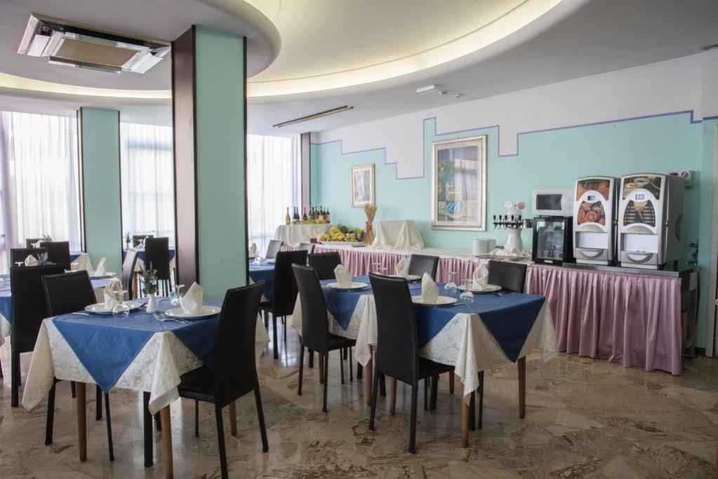 Hotel Mirage Μπελάρια-Ιτζέα Μαρίνα Εξωτερικό φωτογραφία