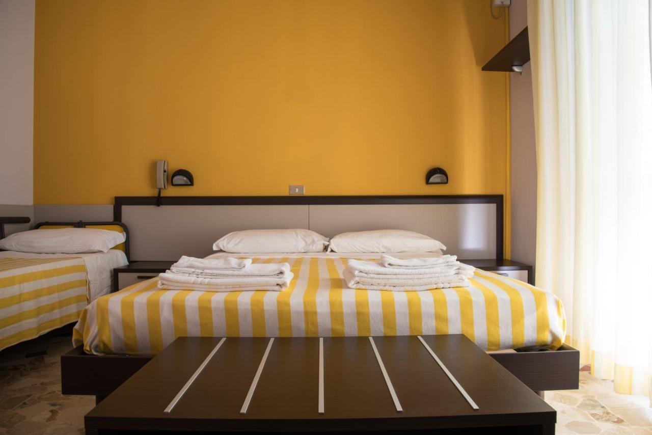 Hotel Mirage Μπελάρια-Ιτζέα Μαρίνα Δωμάτιο φωτογραφία